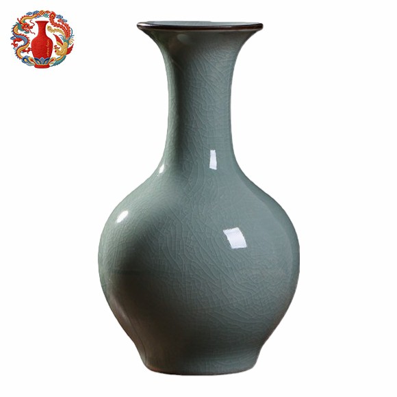 Green-Glazed Crackle Porcelain Vase/Qing Dynasty
