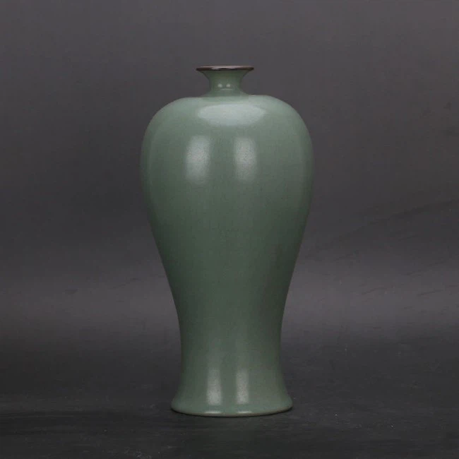 Song Ru Ware Qingliangsi Celestial Crackle Meiping Song Ru Ware Qingliangsi Celestial Crackle Meiping