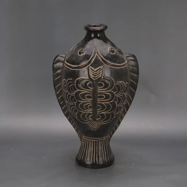 Song Cizhou Black Glazed Vase - Incised Fish Pattern Bottle Song Cizhou Black Glazed Vase - Incised Fish Pattern Bottle